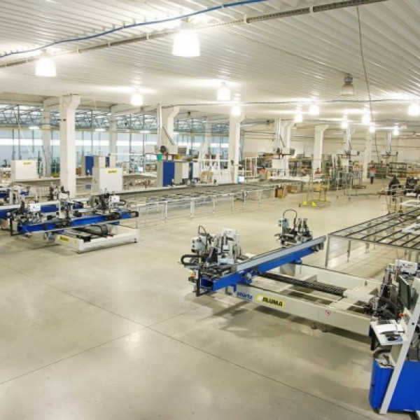 Curățenie spații comerciale și industriale