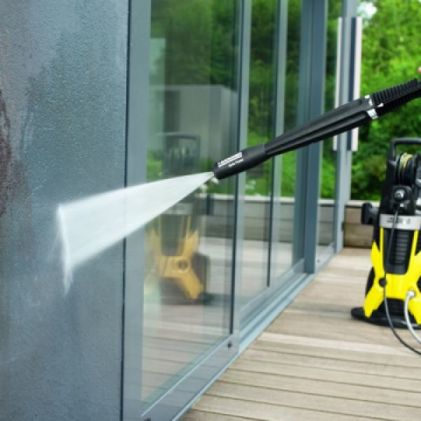 Spălare faţade din sticlă și etalbond